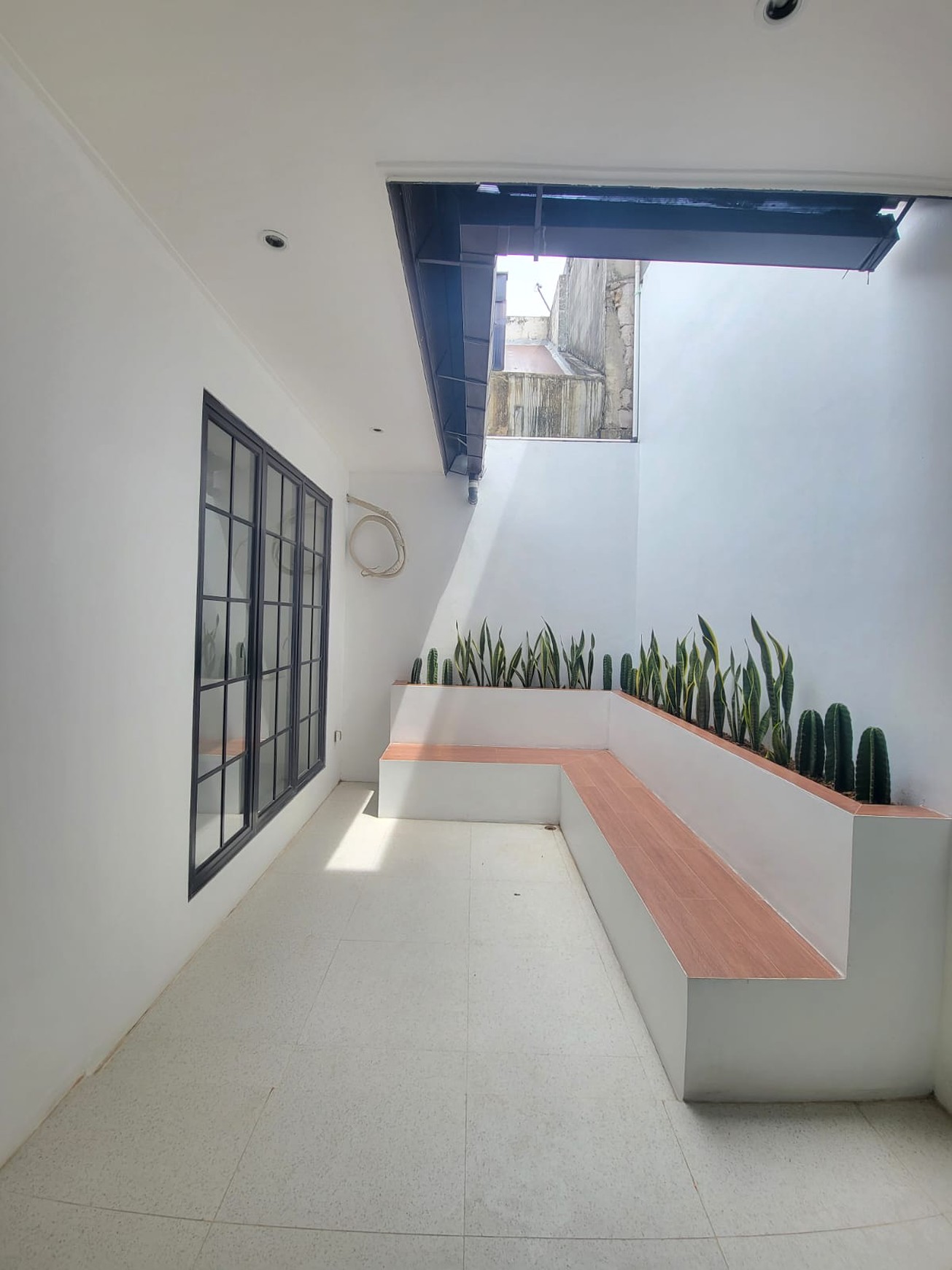 Rumah Brand New Minimalis Siap Huni Emerald Bintaro