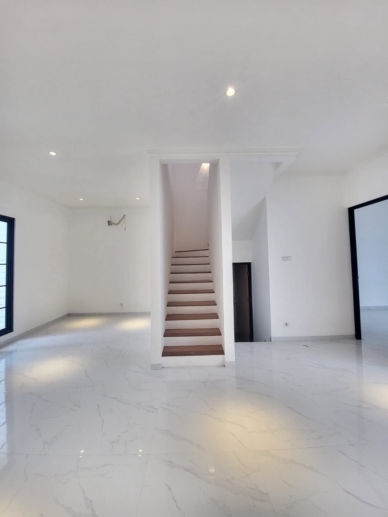 Rumah Brand New Minimalis Siap Huni Emerald Bintaro