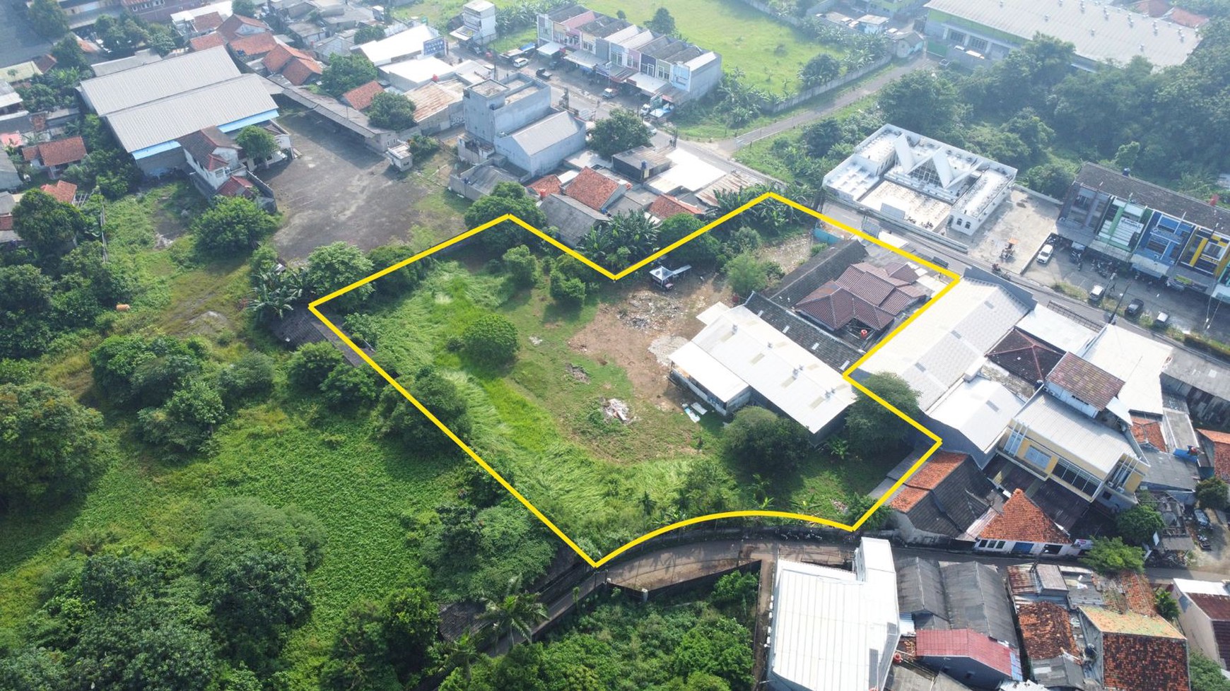 Rumah dengan tanah yang luas sangat cocok untuk lahan usaha dan investasi di Serpong