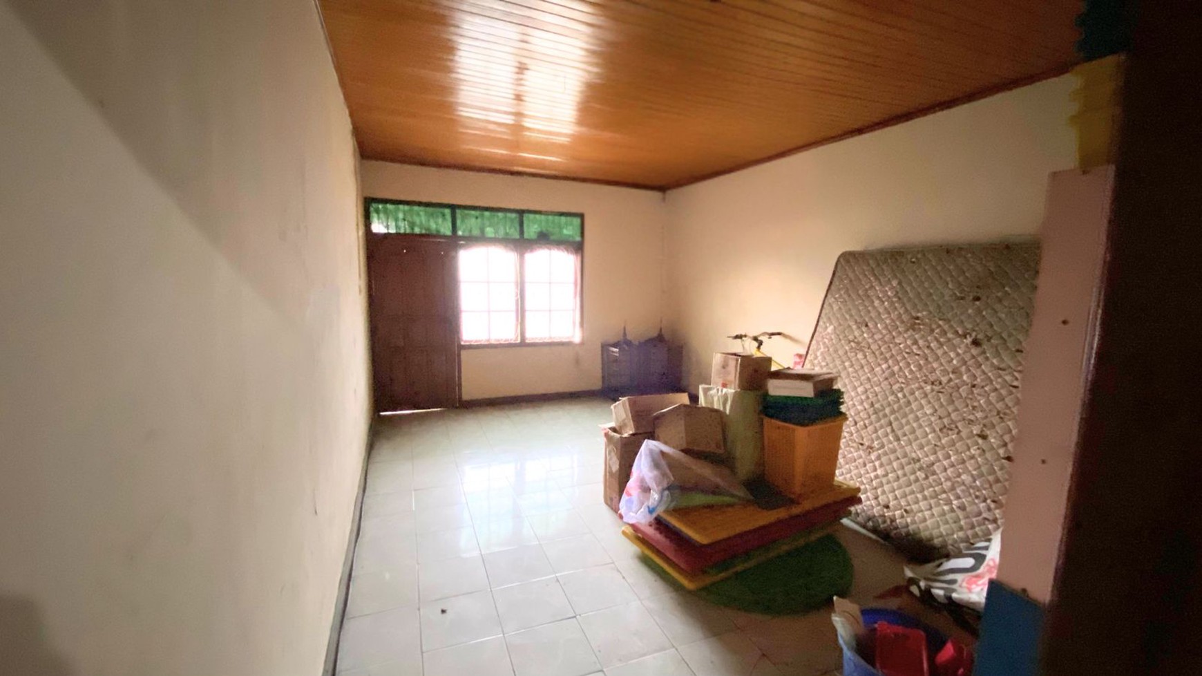 Rumah dengan tanah yang luas sangat cocok untuk lahan usaha dan investasi di Serpong