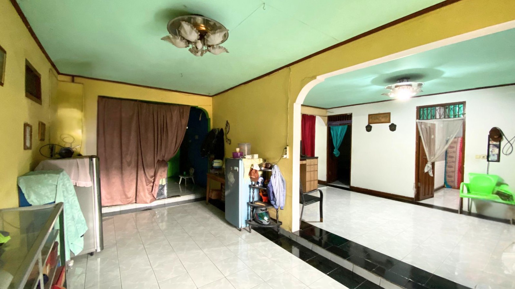 Rumah dengan tanah yang luas sangat cocok untuk lahan usaha dan investasi di Serpong
