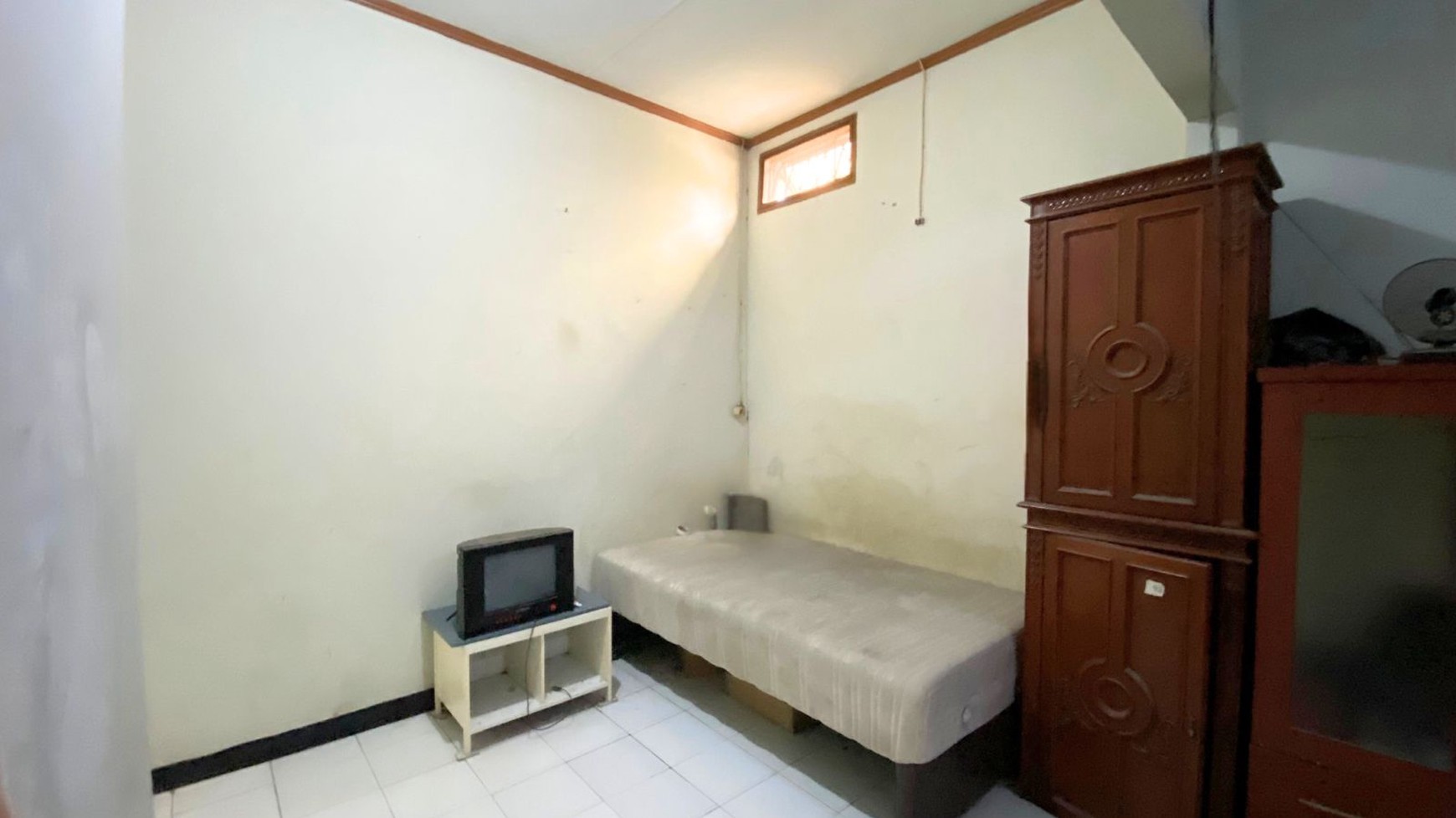 Rumah dengan tanah yang luas sangat cocok untuk lahan usaha dan investasi di Serpong