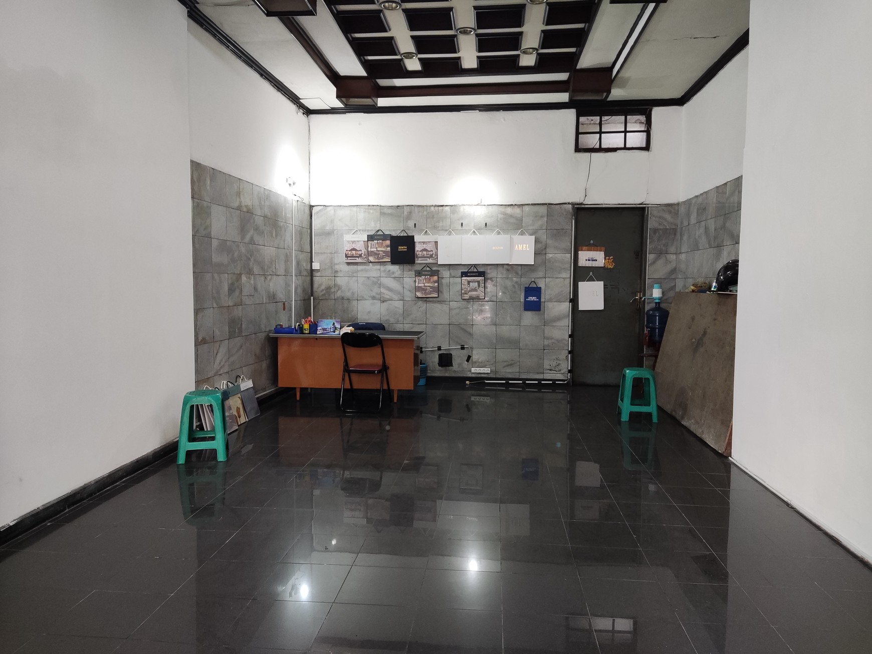 STRATEGIS! Toko berada di business disctrict Sudirman, Bandung!