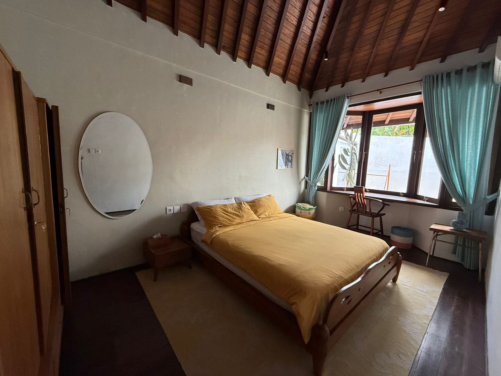Prime Location Villa For Rent in Kerobokan Semer