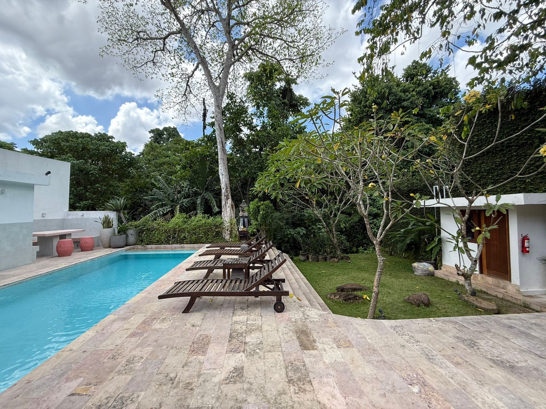 Prime Location Villa For Rent in Kerobokan Semer