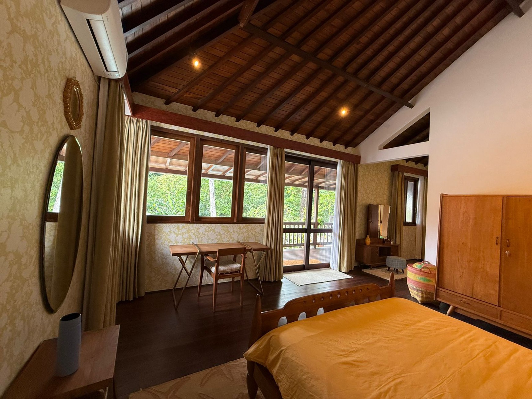 Prime Location Villa For Rent in Kerobokan Semer