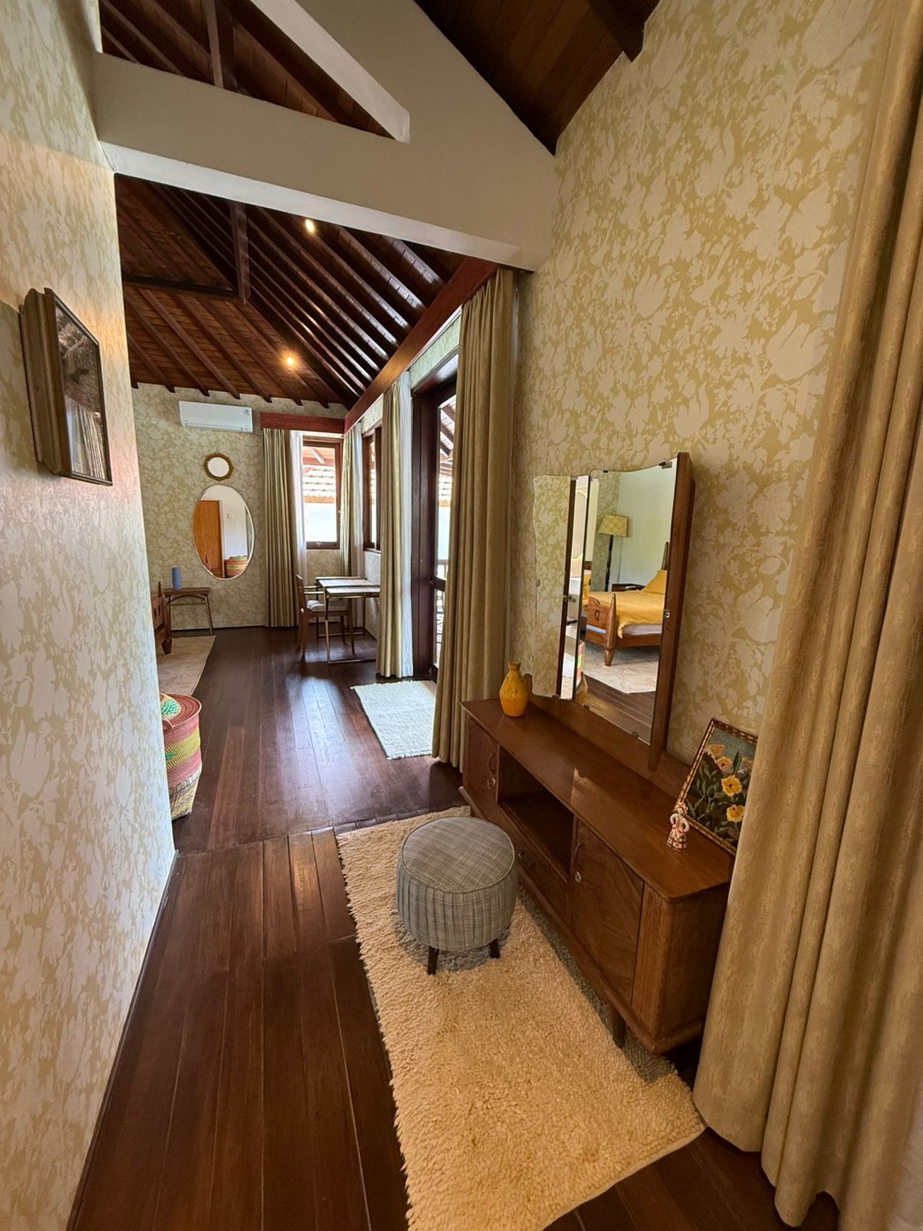 Prime Location Villa For Rent in Kerobokan Semer