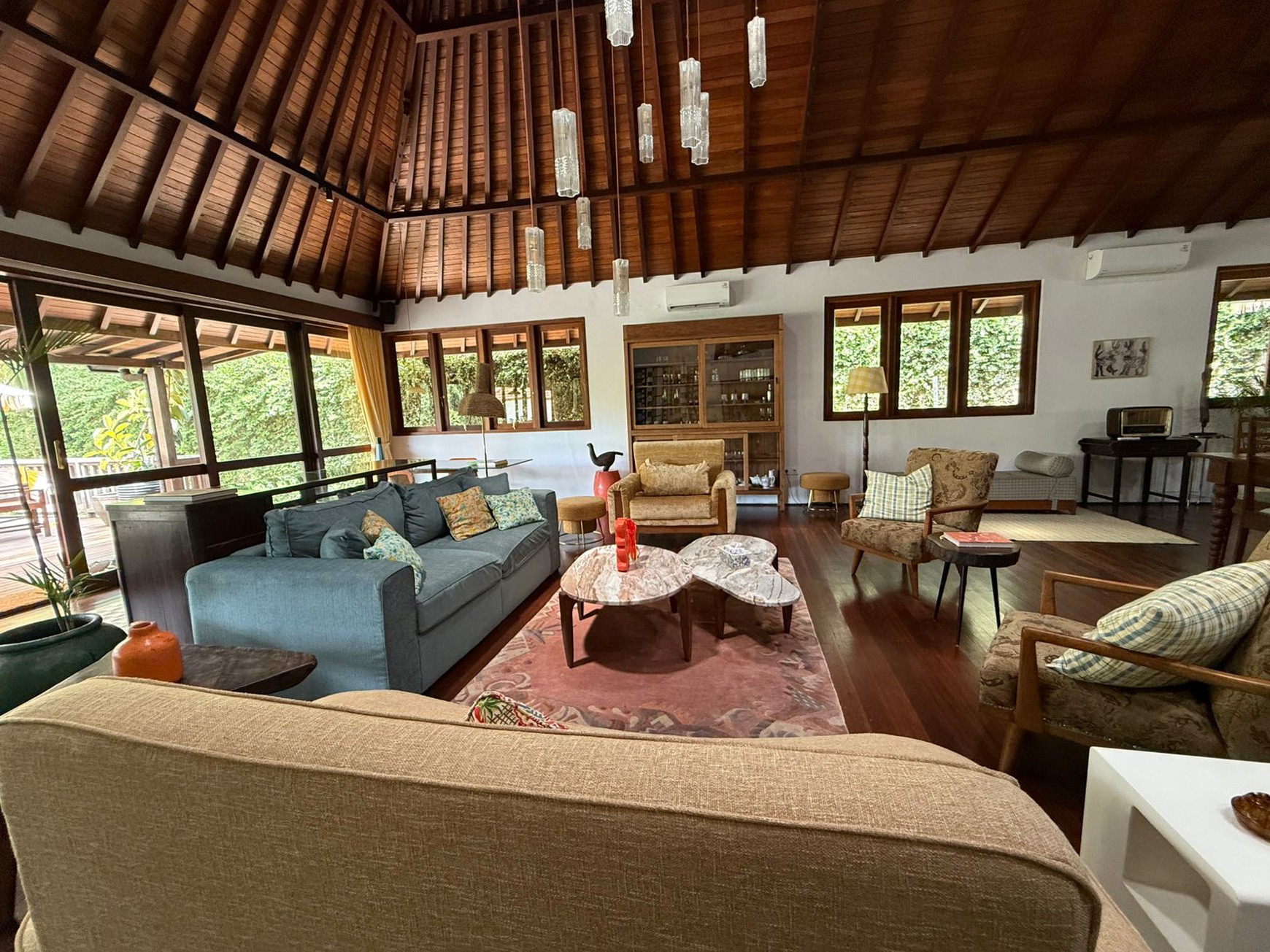 Prime Location Villa For Rent in Kerobokan Semer