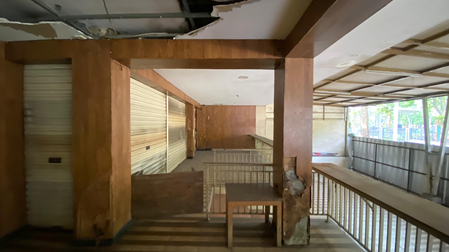 Rumah Lama Sangat Cocok Untuk Tempat Usaha di Depan Ecopark Tebet