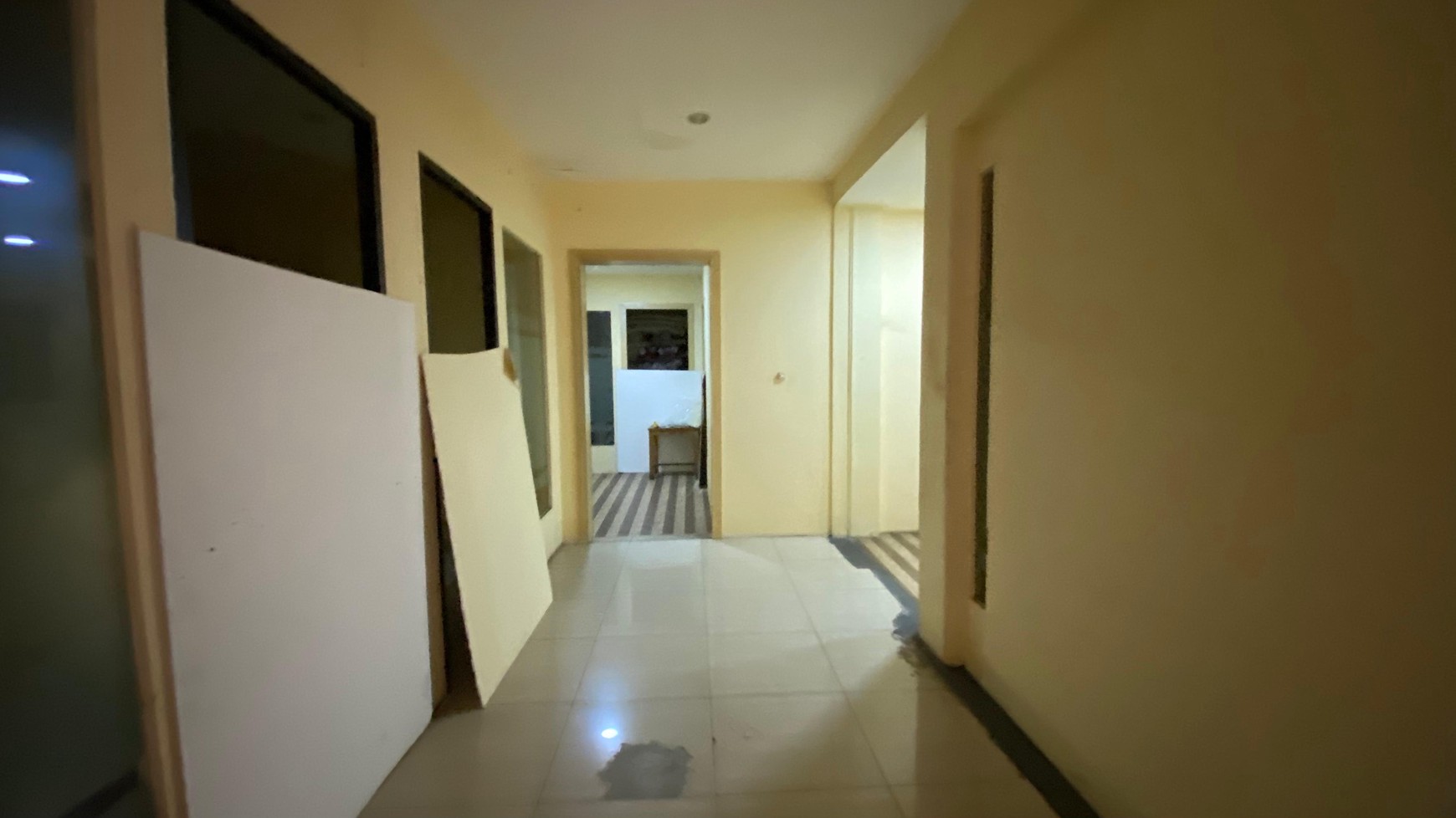Rumah Lama Sangat Cocok Untuk Tempat Usaha di Depan Ecopark Tebet