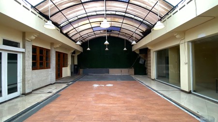 Rumah Lama Sangat Cocok Untuk Tempat Usaha di Depan Ecopark Tebet