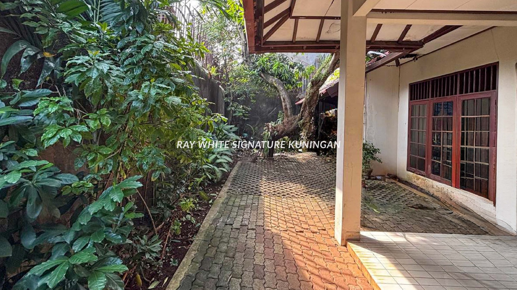 Dijual Rumah 2 Kavling di Bintaro Jaya Sektor 1