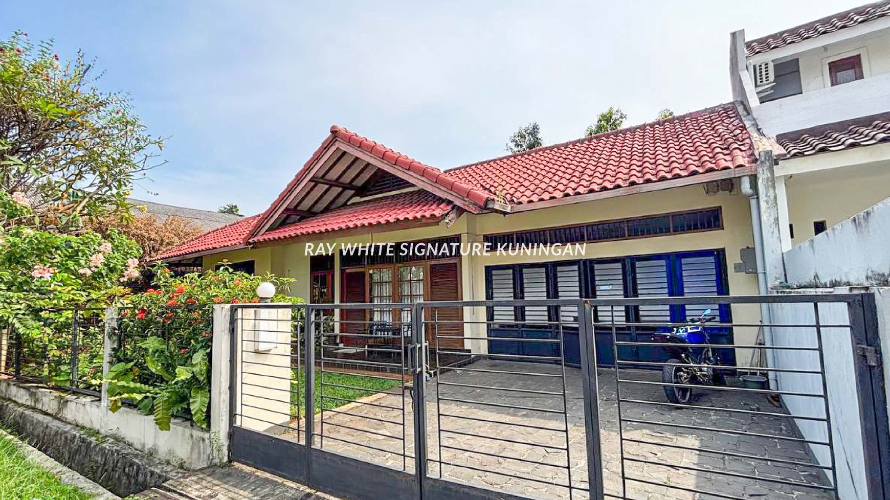 Dijual Rumah 2 Kavling di Bintaro Jaya Sektor 1