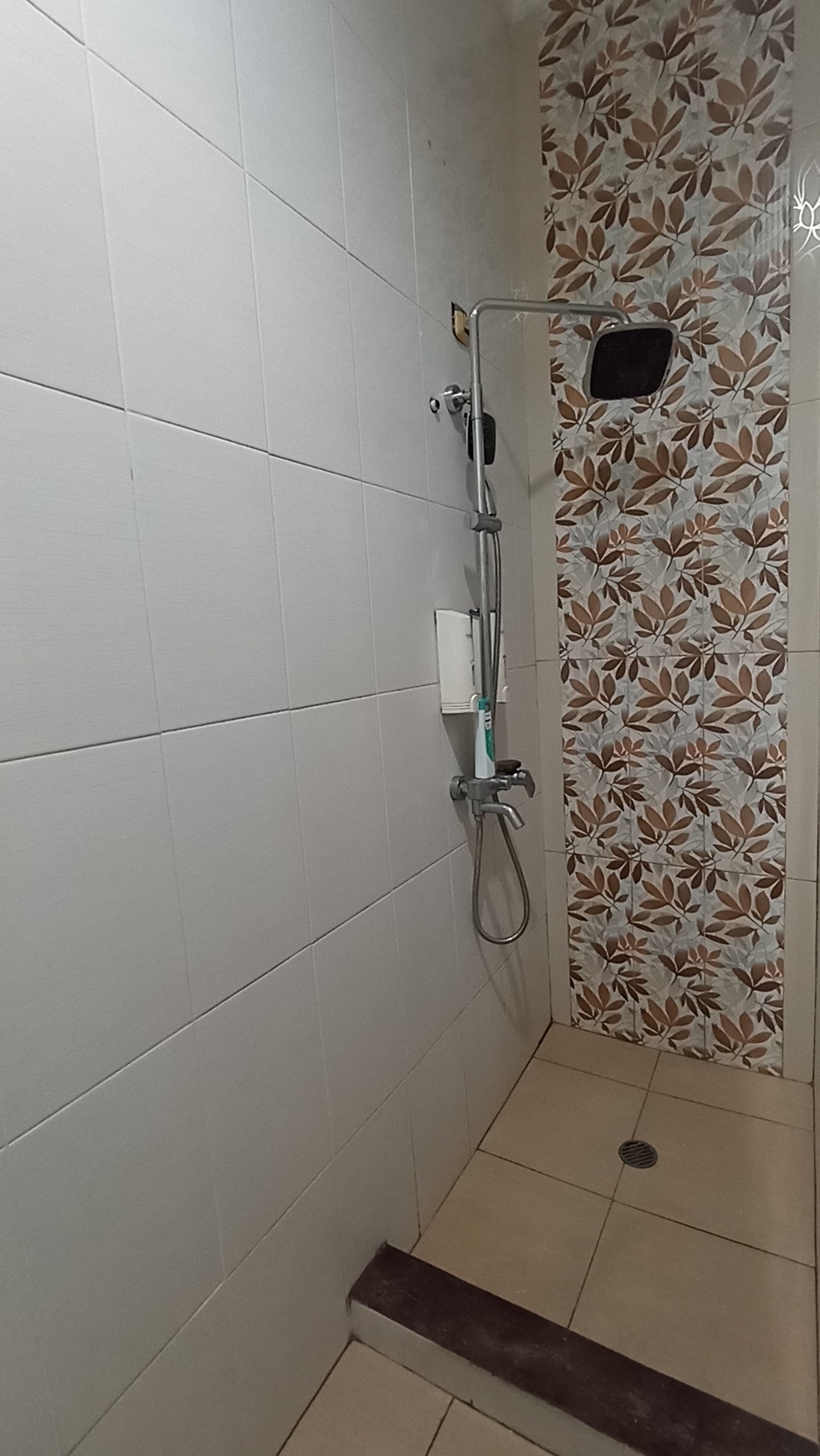 Rumah Kokoh 2 Lantai, Rapi Siap Huni Full Renovasi di Kota Wisata Cibubur 