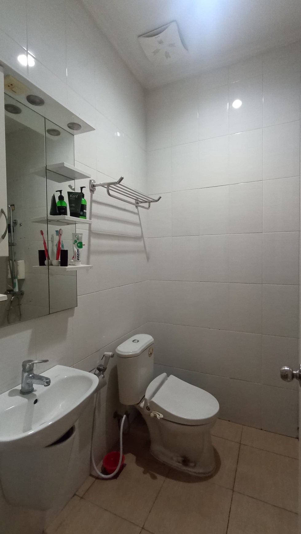 Rumah Kokoh 2 Lantai, Rapi Siap Huni Full Renovasi di Kota Wisata Cibubur 