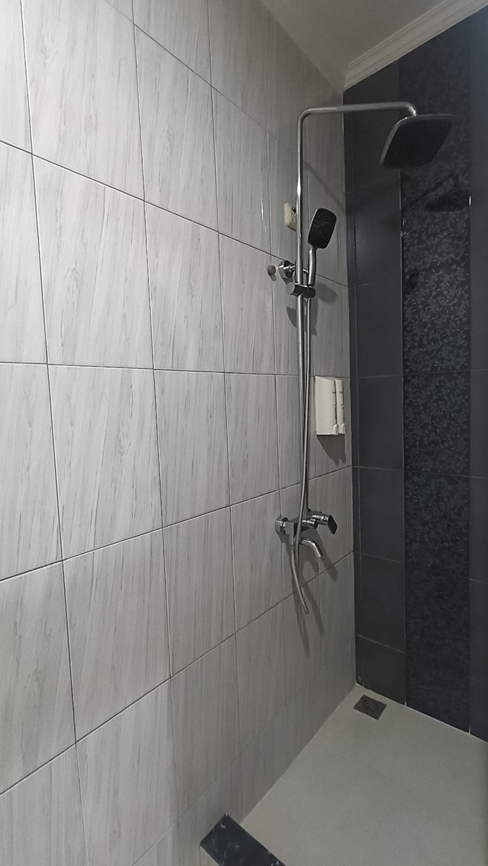 Rumah Kokoh 2 Lantai, Rapi Siap Huni Full Renovasi di Kota Wisata Cibubur 