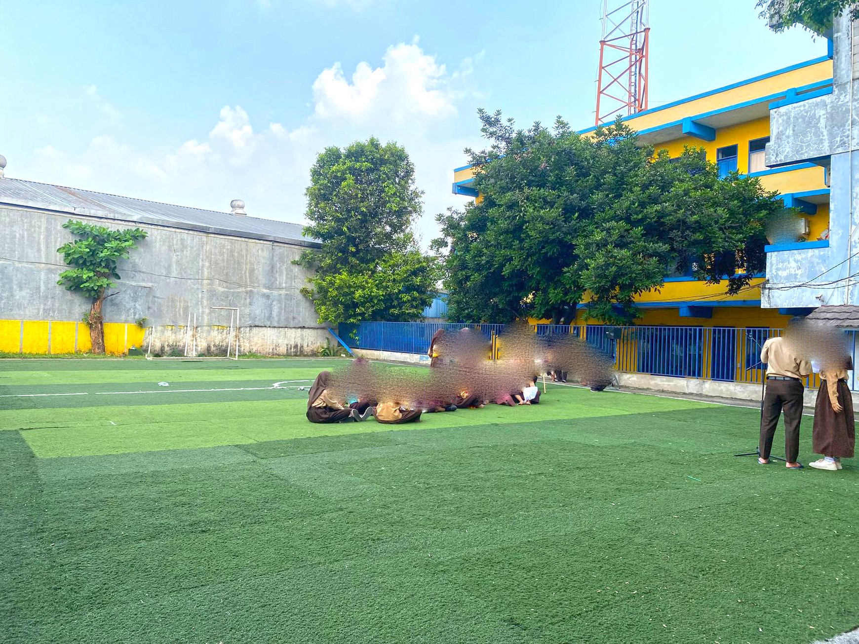 Gedung 3 Lantai di Sumur Batu, Bantar Gebang Kota Bekasi