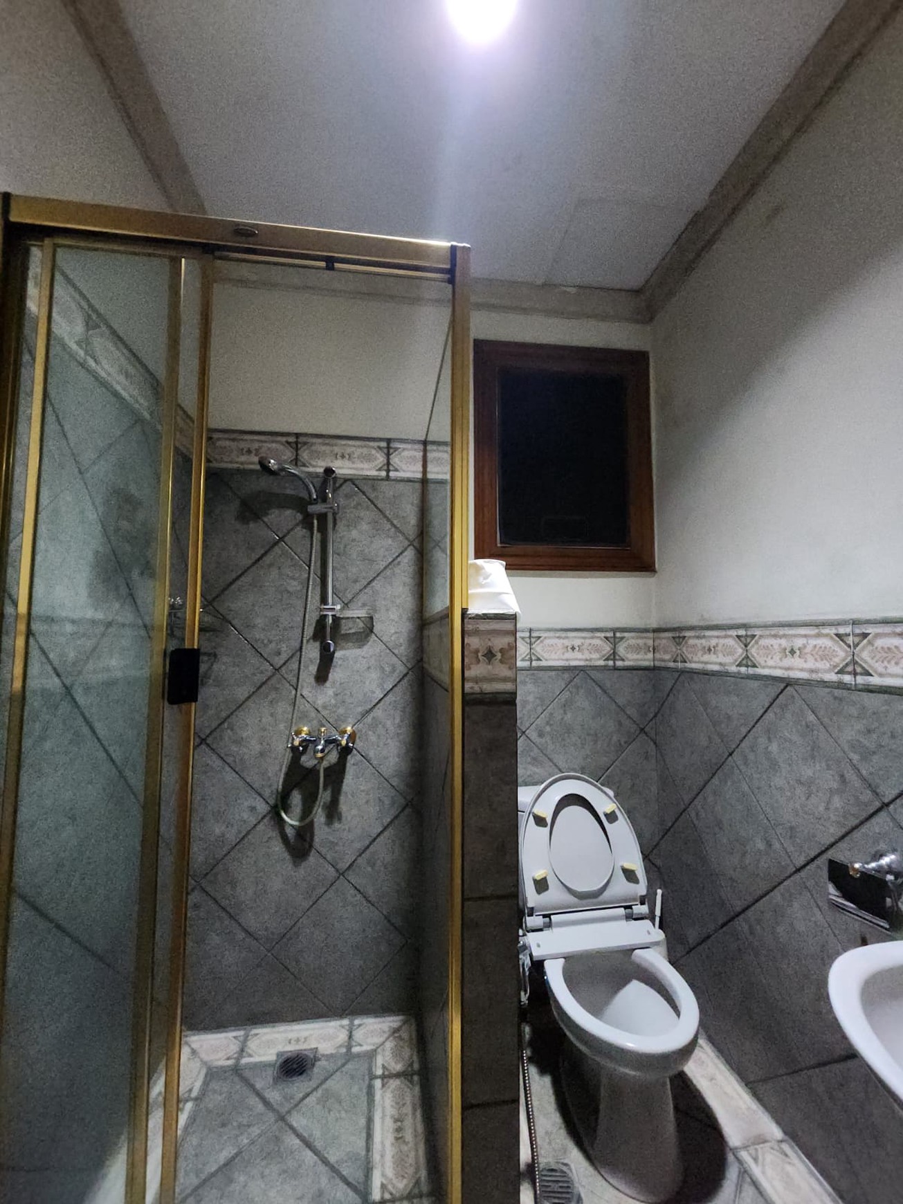 Rumah Bagus Di Jl Sekolah Kencana Pondok Indah Jakarta Selatan