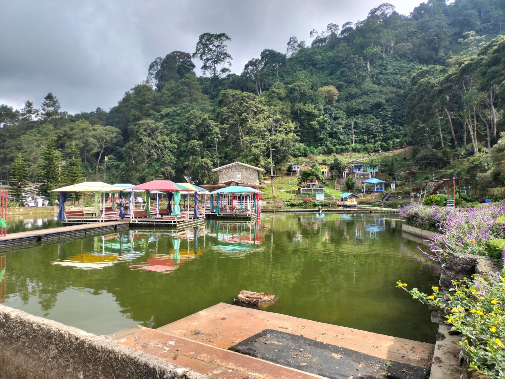 Wisata Alam dan Resort jl Puncak Dua wargajaya Bogor