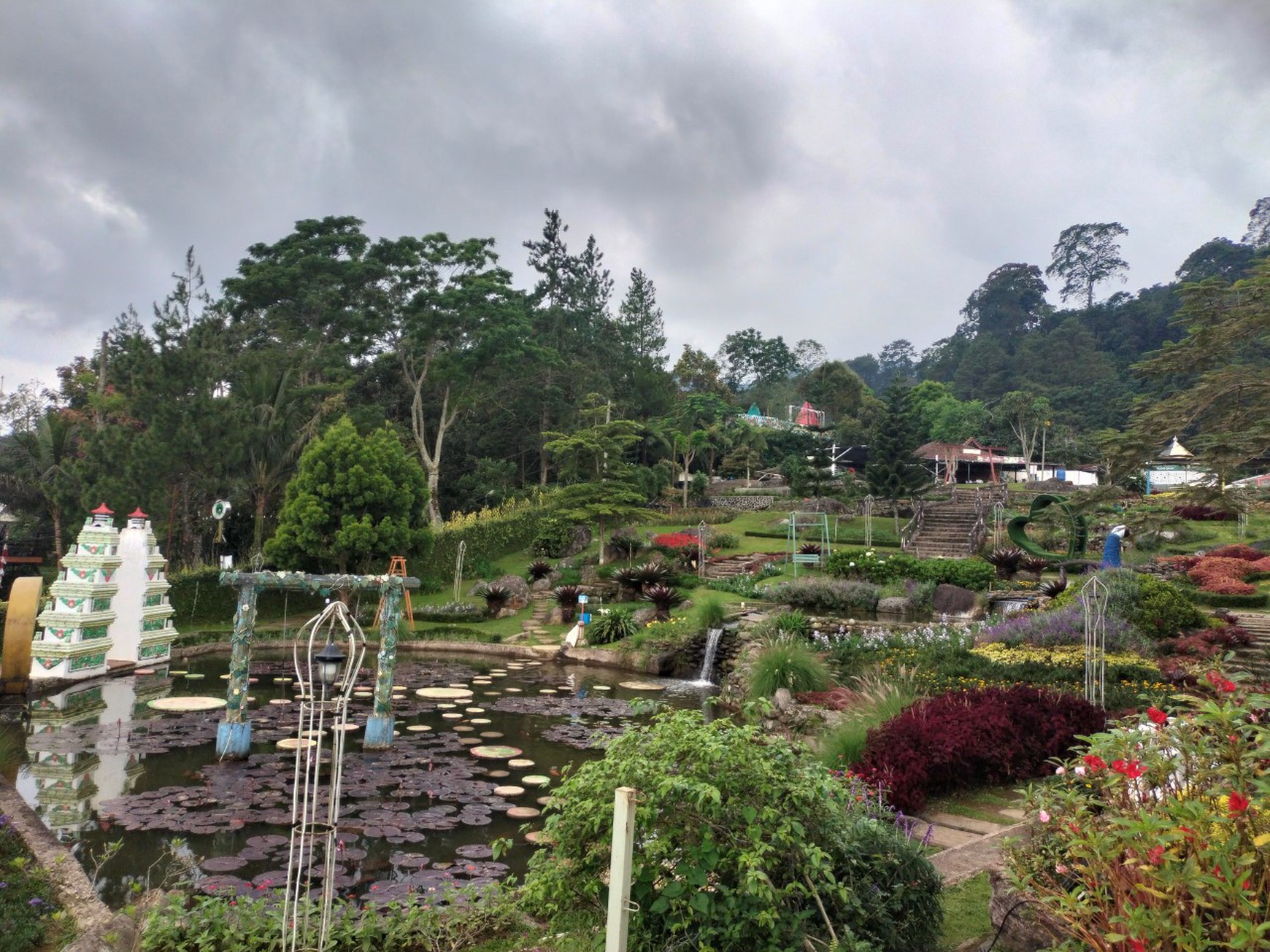 Wisata Alam dan Resort jl Puncak Dua wargajaya Bogor