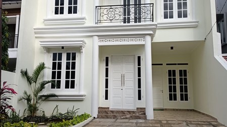 Rumah Bagus Di Griya Torina Bintaro Sektor 3 Tangerang Selatan