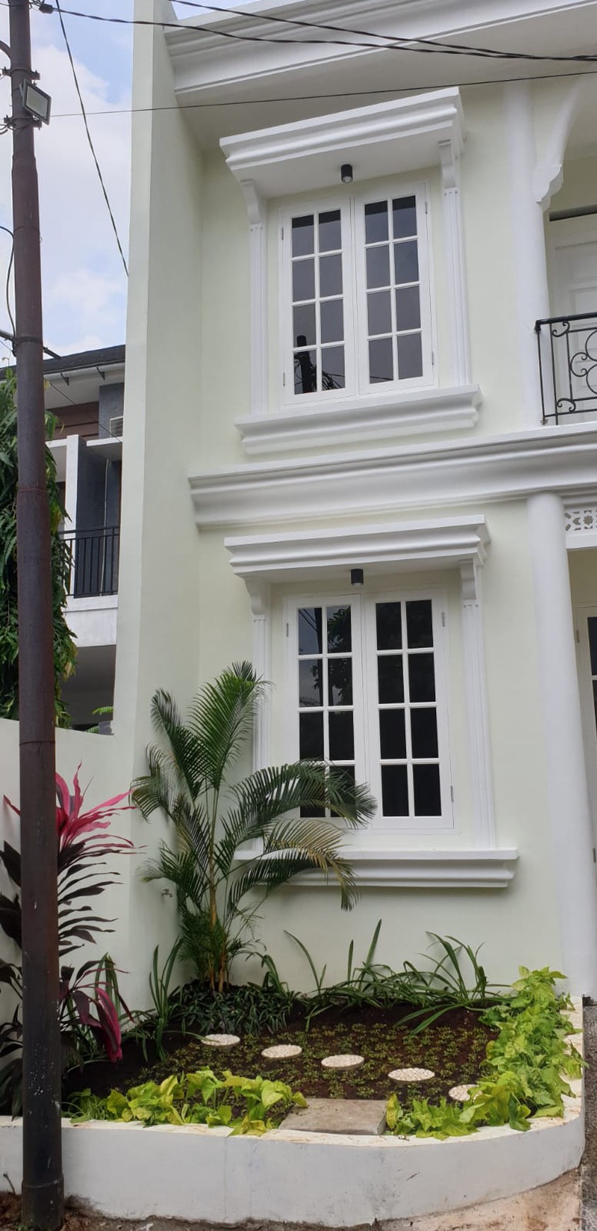Rumah Bagus Di Griya Torina Bintaro Sektor 3 Tangerang Selatan