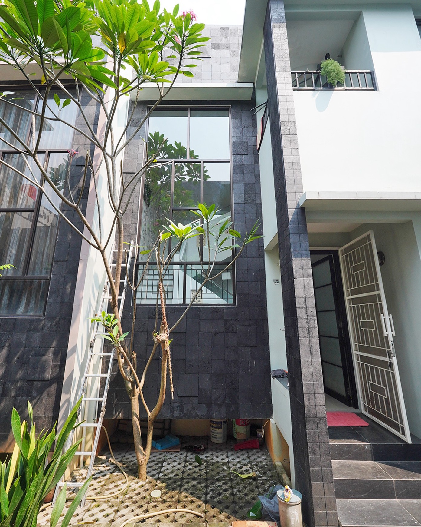 Rumah Bagus Di Bali Maissonette, Cilandak Jakarta Selatan