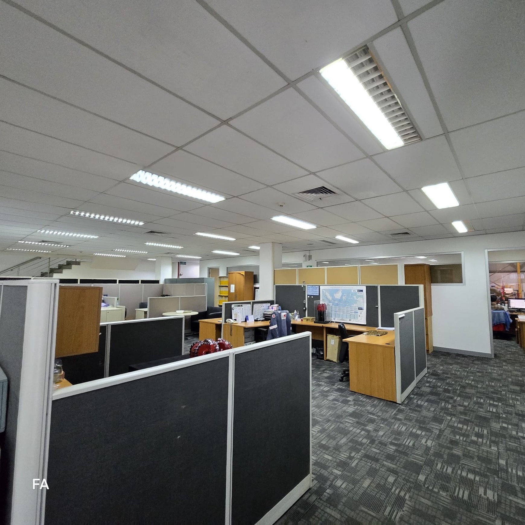 Gedung kantor + Warehouse Ready to use luas 9614 m2 di Taman Tekno BSD