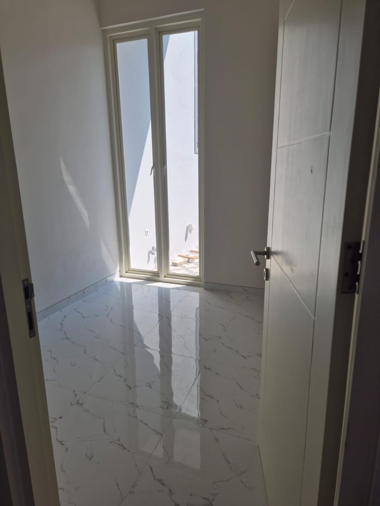 Dijual 2 unit Rumah BARU FRESH SUTOREJO UTARA ( MAIN ROAD ), Surabaya Timur
