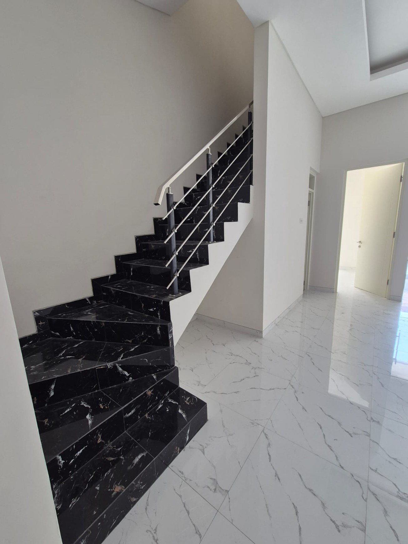 Dijual 2 unit Rumah BARU FRESH SUTOREJO UTARA ( MAIN ROAD ), Surabaya Timur