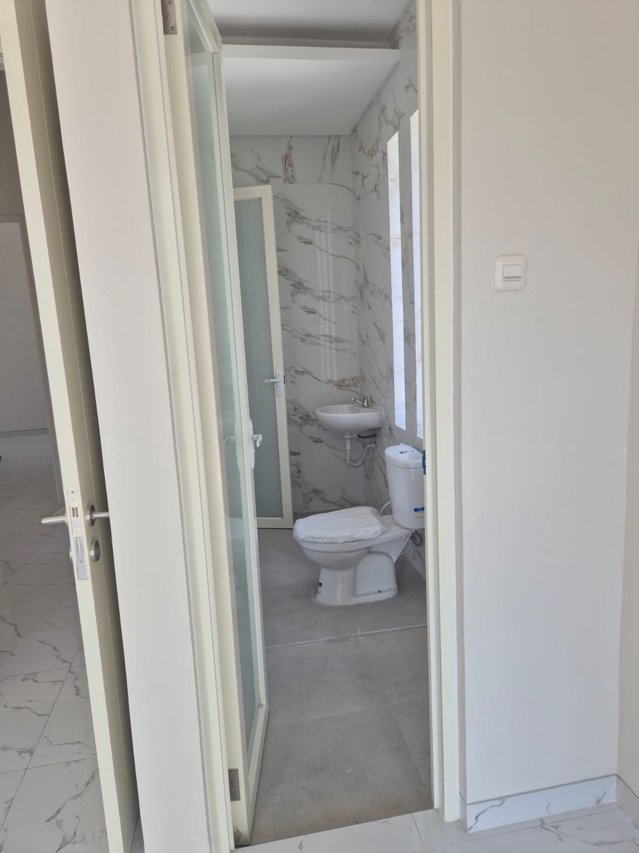 Dijual 1 unit Rumah HOOK BARU FRESH SUTOREJO UTARA ( MAIN ROAD ), Surabaya Timur