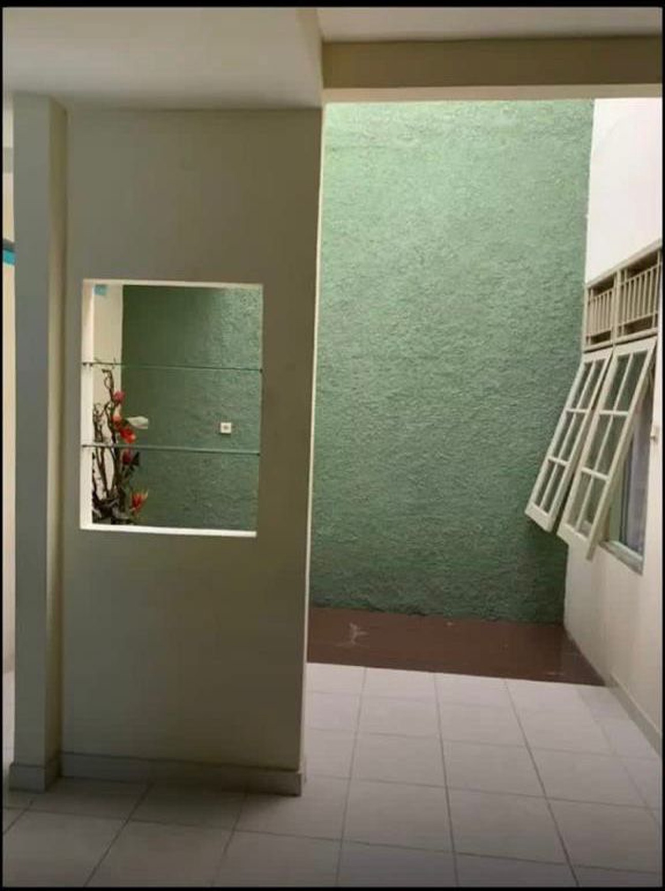 Rumah Bagus,dipinggir jalan ada jajan,dekat kampus stan di Bintaro Jaya 5