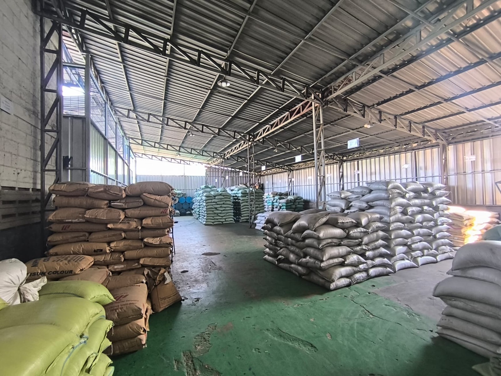 Gudang siap pakai  Tambun selatan