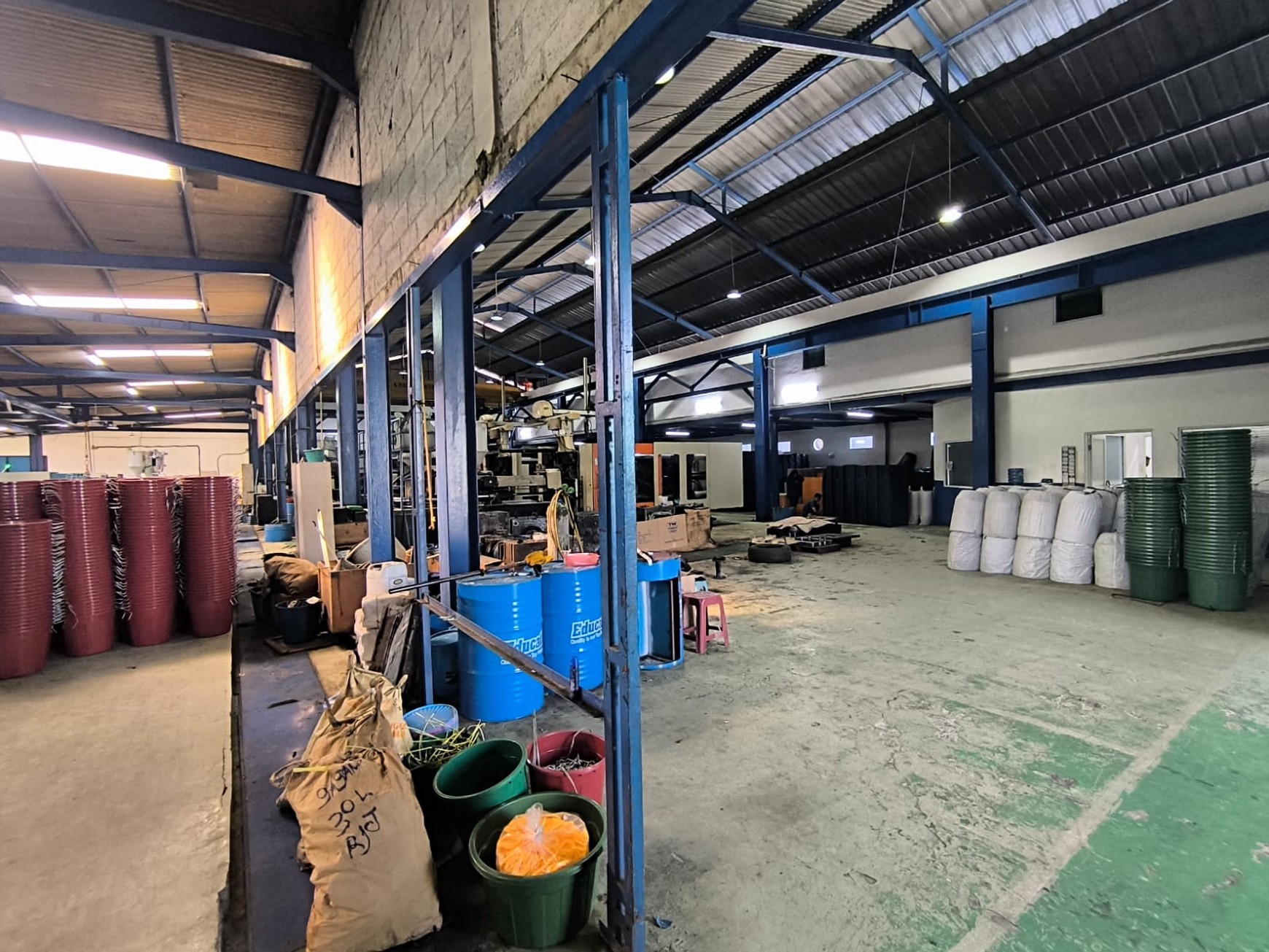 Gudang siap pakai  Tambun selatan