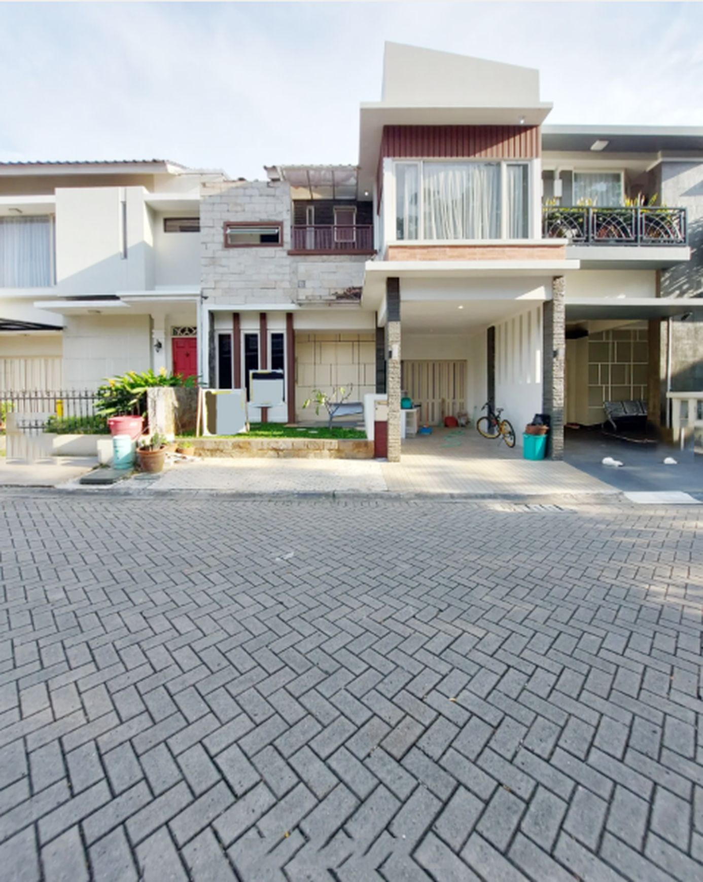 Rumah Murah sdh renov dgn ruang terbuka di Kebayoran Village, Bintaro