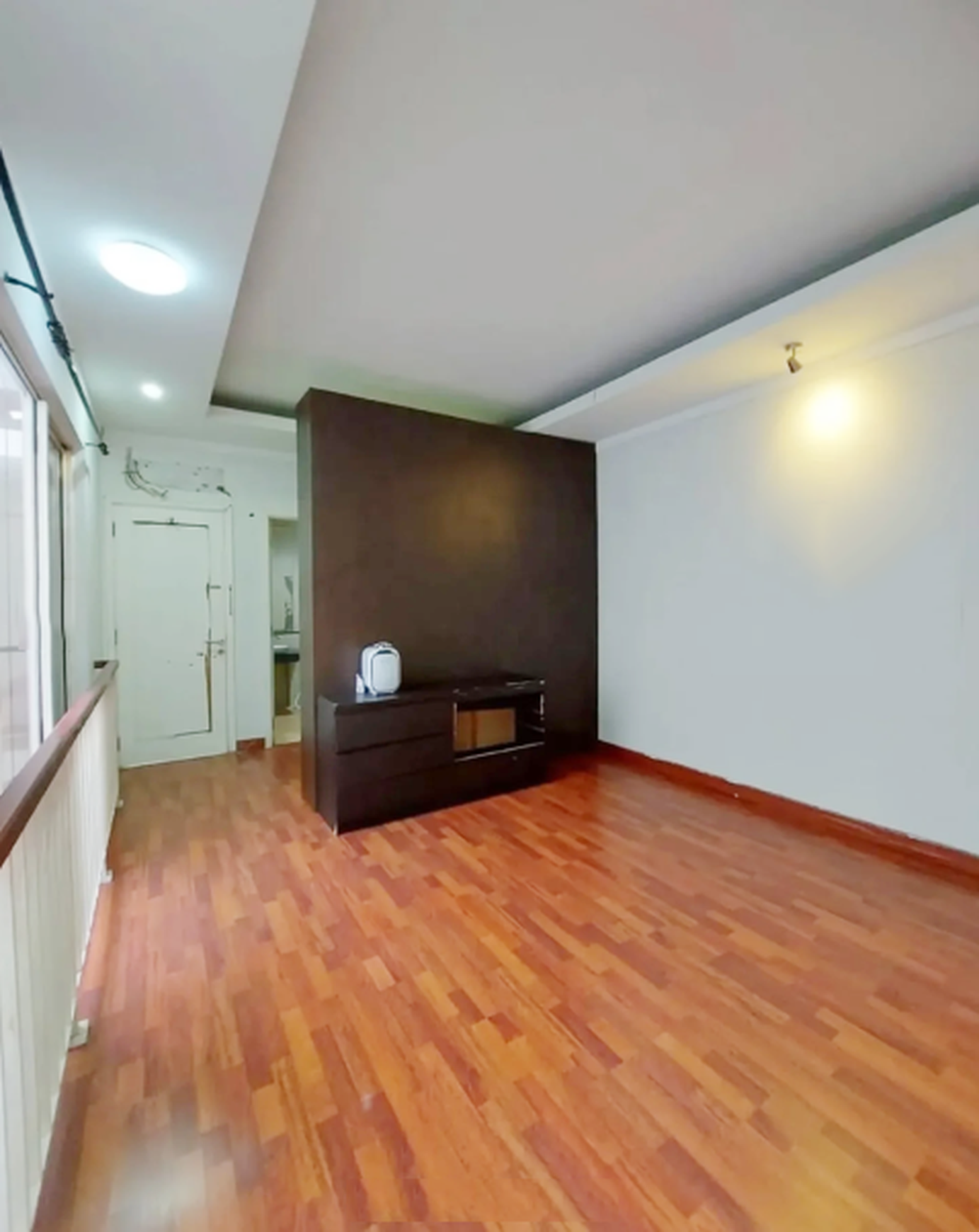 Rumah Murah sdh renov dgn ruang terbuka di Kebayoran Village, Bintaro