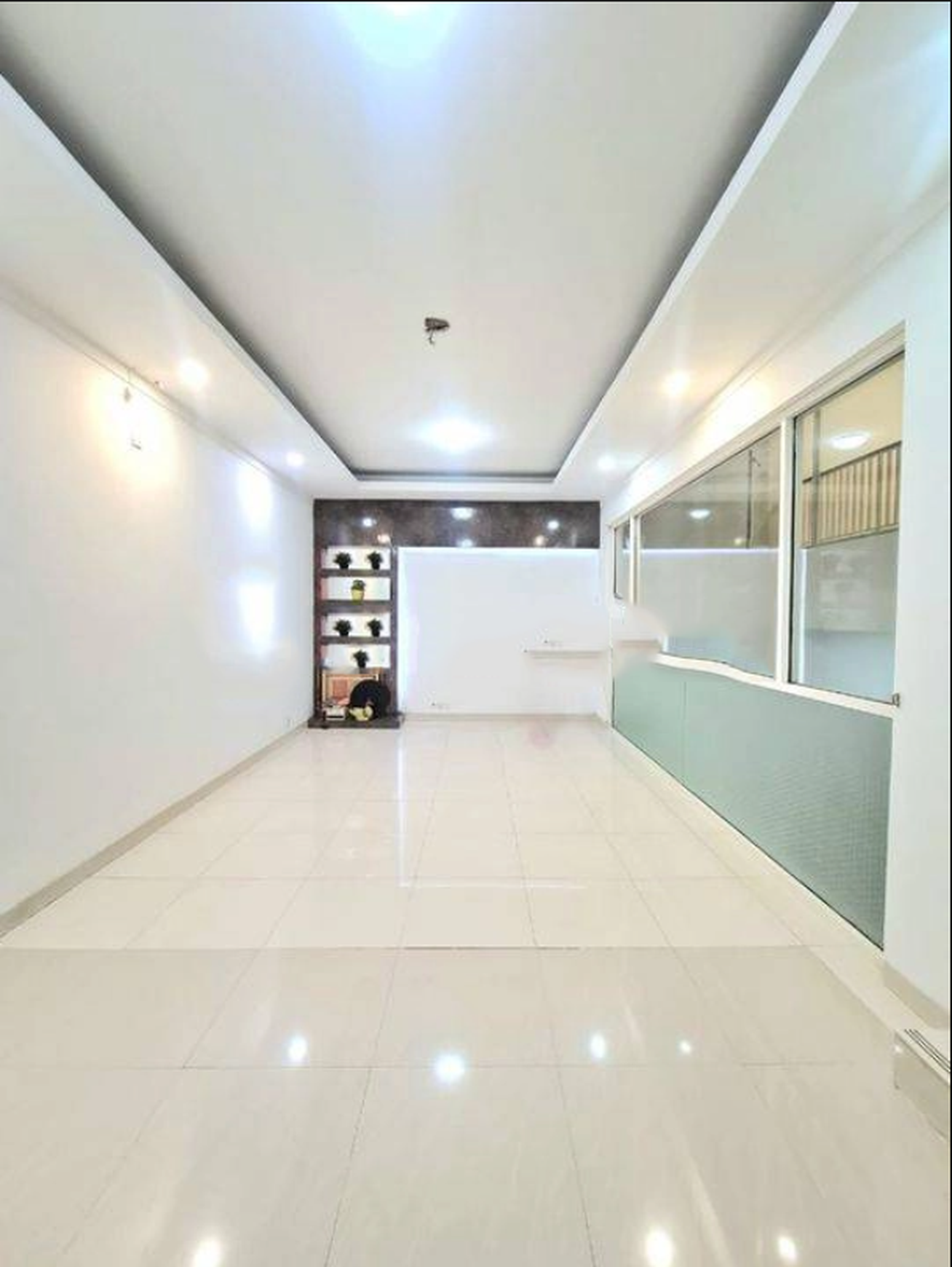 Rumah Murah sdh renov dgn ruang terbuka di Kebayoran Village, Bintaro