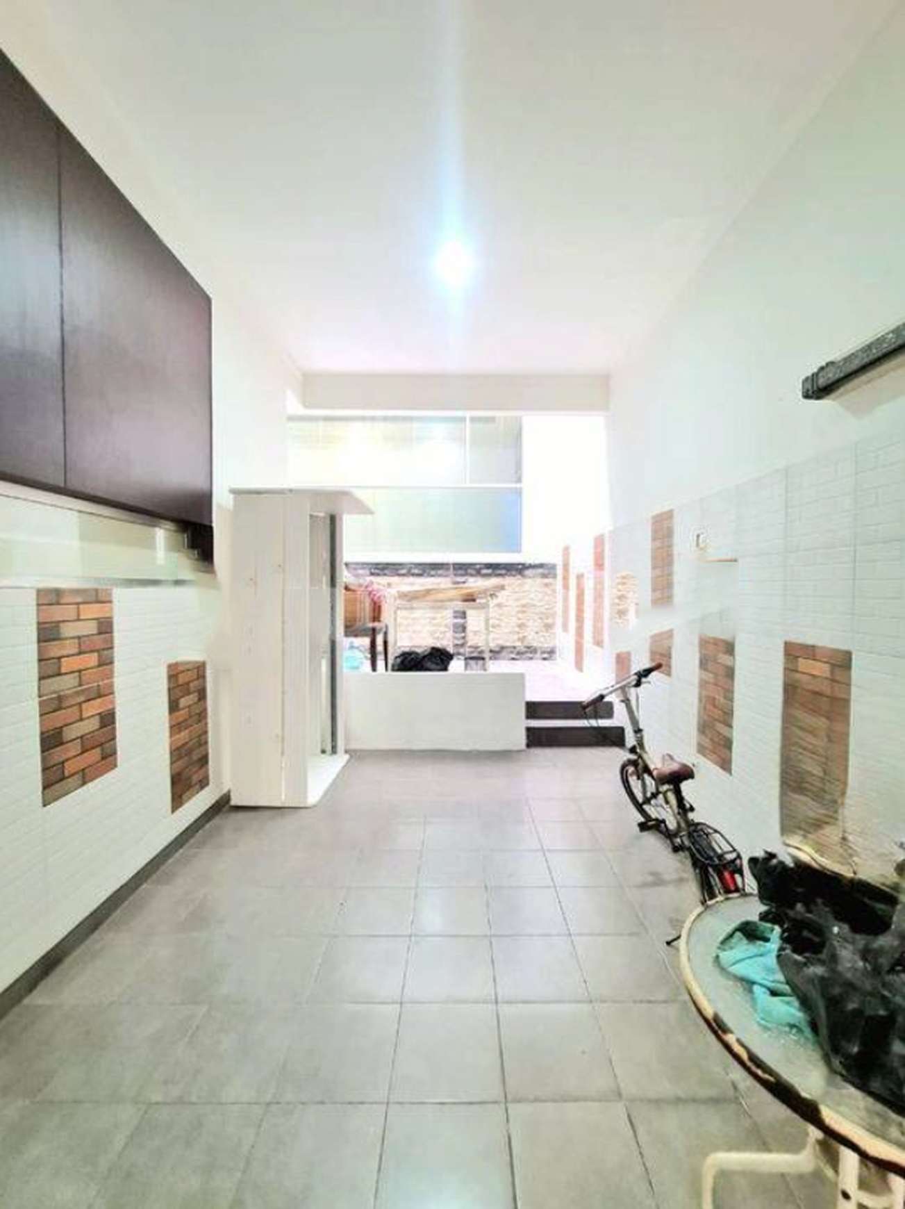 Rumah Murah sdh renov dgn ruang terbuka di Kebayoran Village, Bintaro