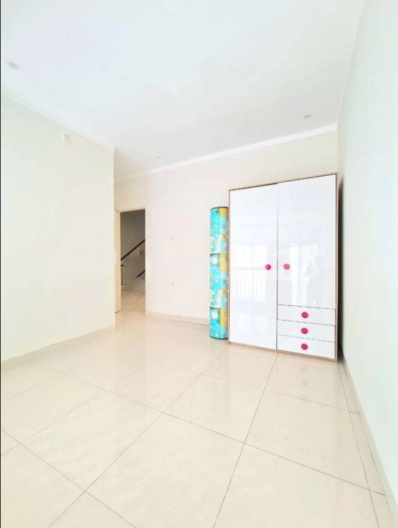Rumah Murah sdh renov dgn ruang terbuka di Kebayoran Village, Bintaro