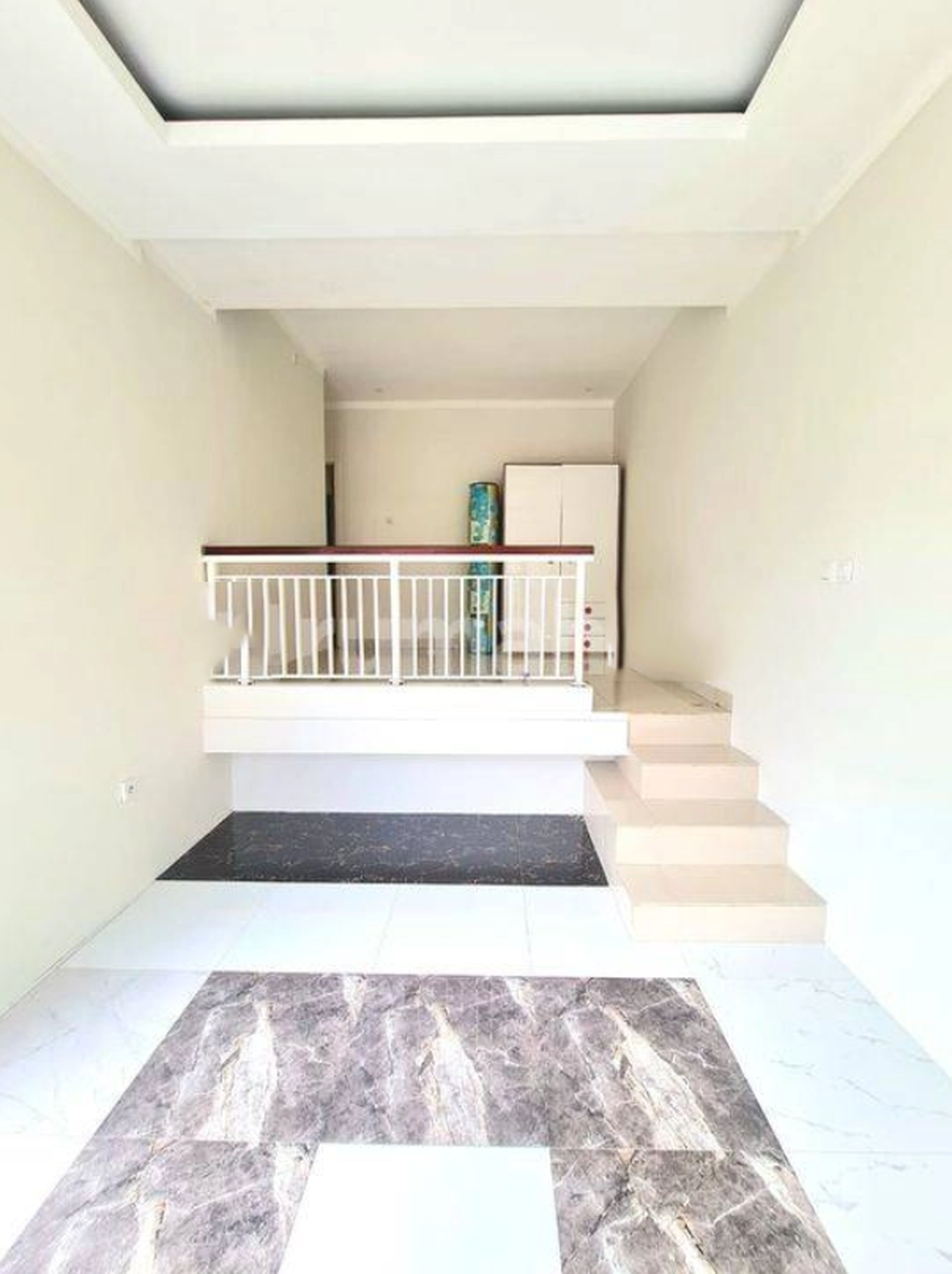 Rumah Murah sdh renov dgn ruang terbuka di Kebayoran Village, Bintaro