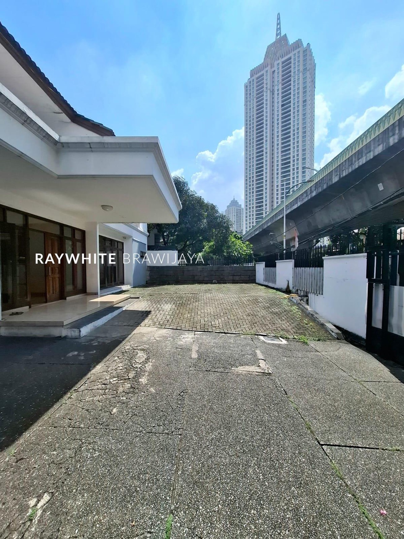 Rumah Siap Huni Cocok Untuk usaha Area Kebayoran Baru