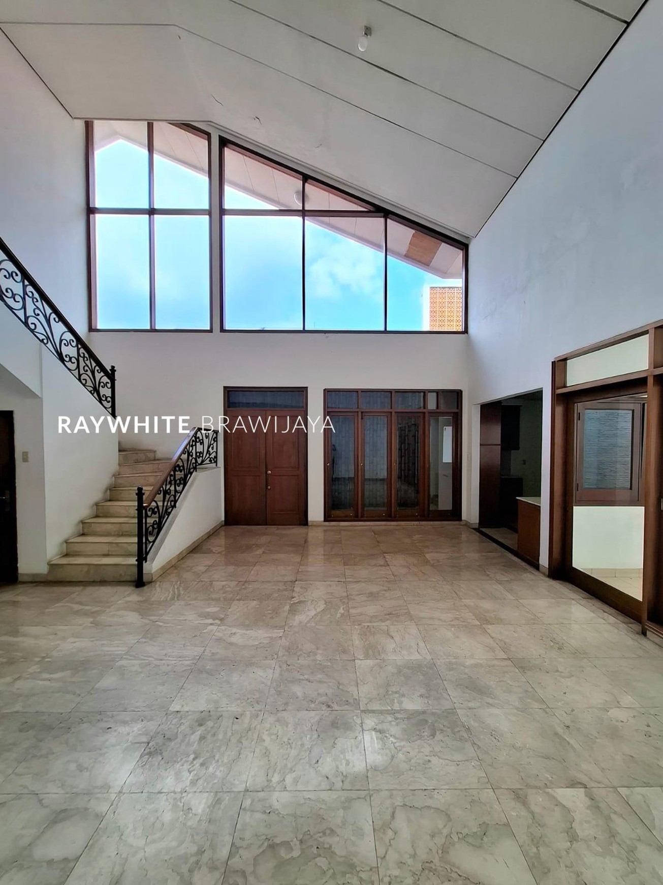 Rumah Siap Huni Cocok Untuk usaha Area Kebayoran Baru