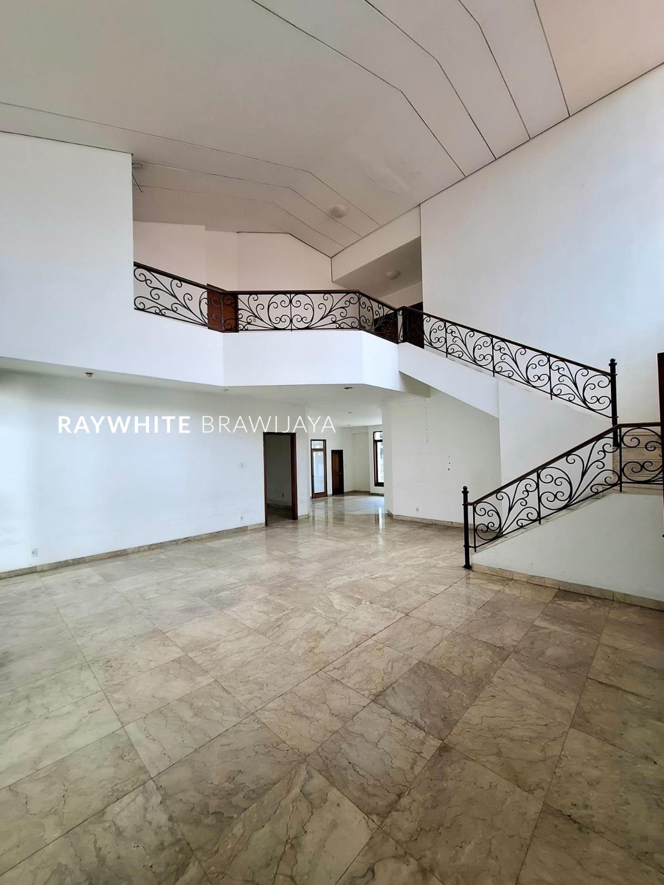 Rumah Siap Huni Cocok Untuk usaha Area Kebayoran Baru