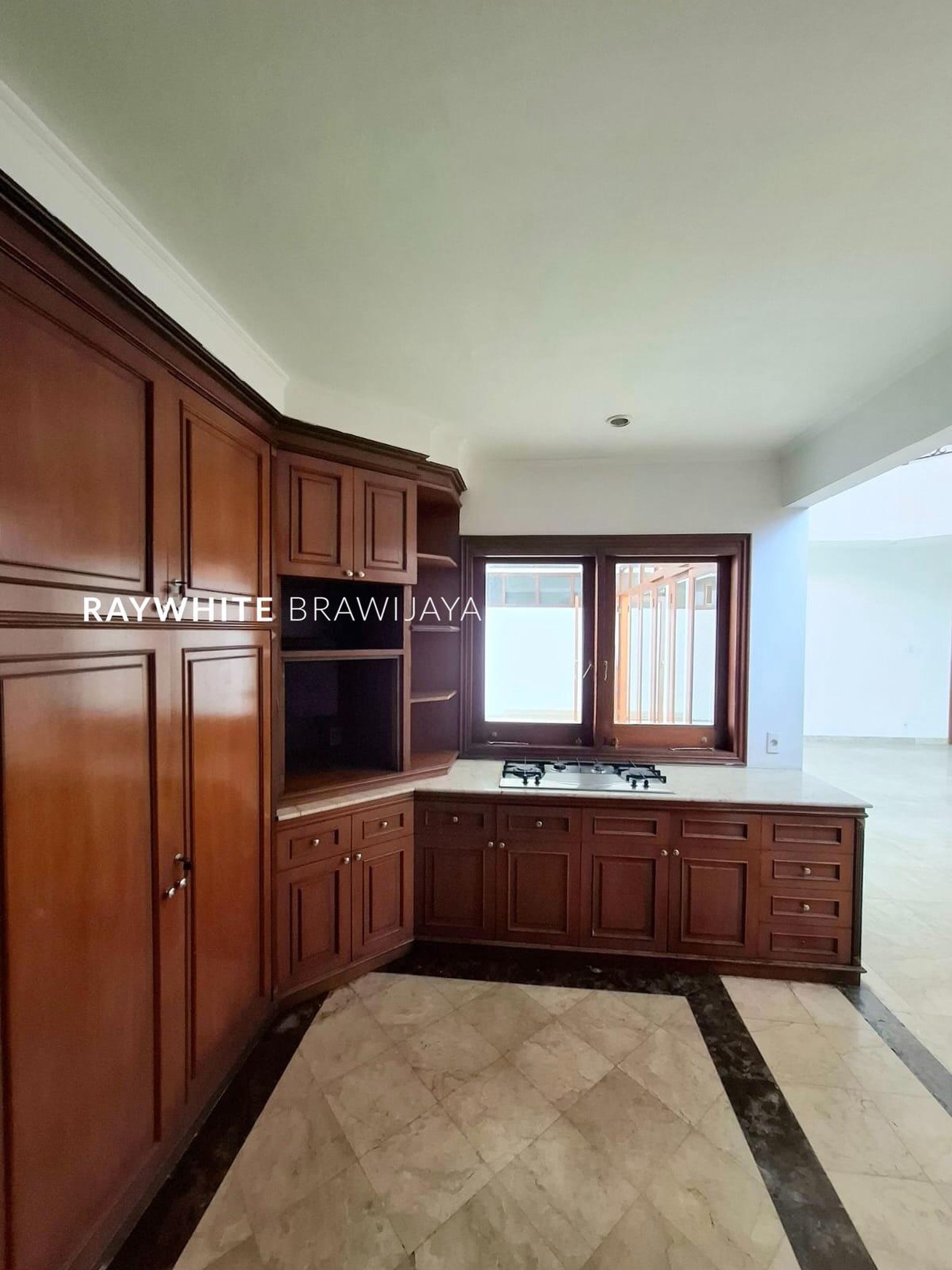 Rumah Siap Huni Cocok Untuk usaha Area Kebayoran Baru