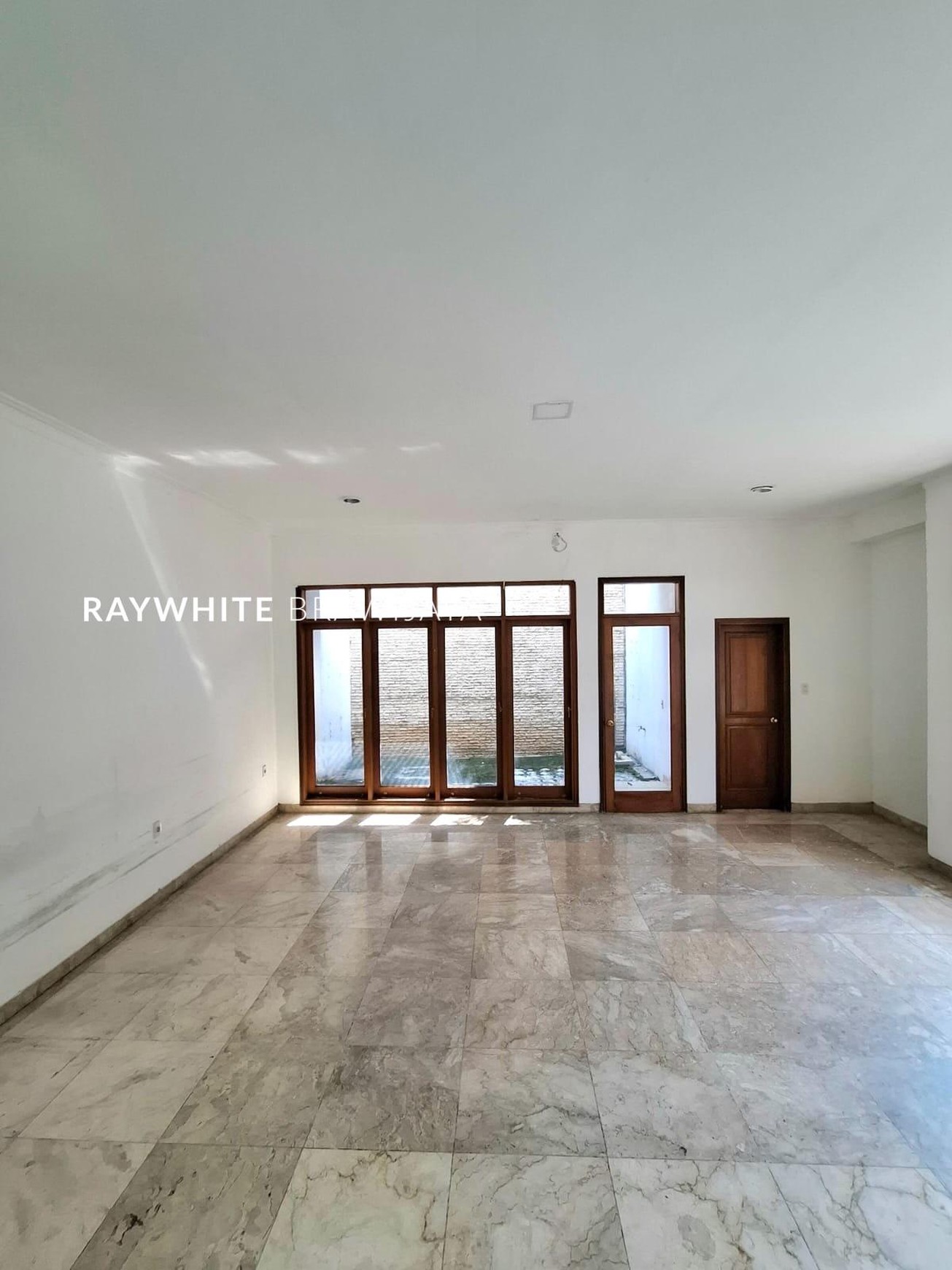 Rumah Siap Huni Cocok Untuk usaha Area Kebayoran Baru