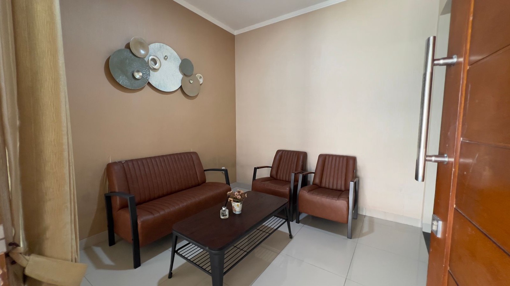Posisi HOOK Semi Furnished!! Rumah Cantik 2 Lantai Siap Huni dalam Cluster @Bintaro -Sektor 9