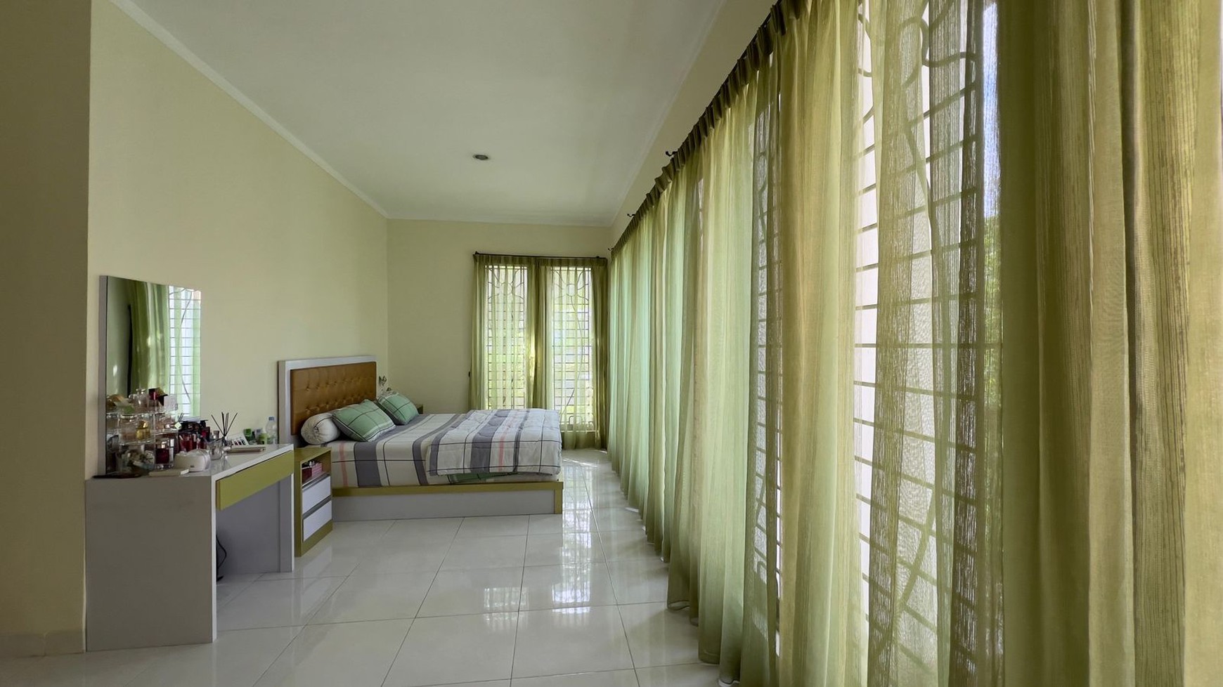 Posisi HOOK Semi Furnished!! Rumah Cantik 2 Lantai Siap Huni dalam Cluster @Bintaro -Sektor 9
