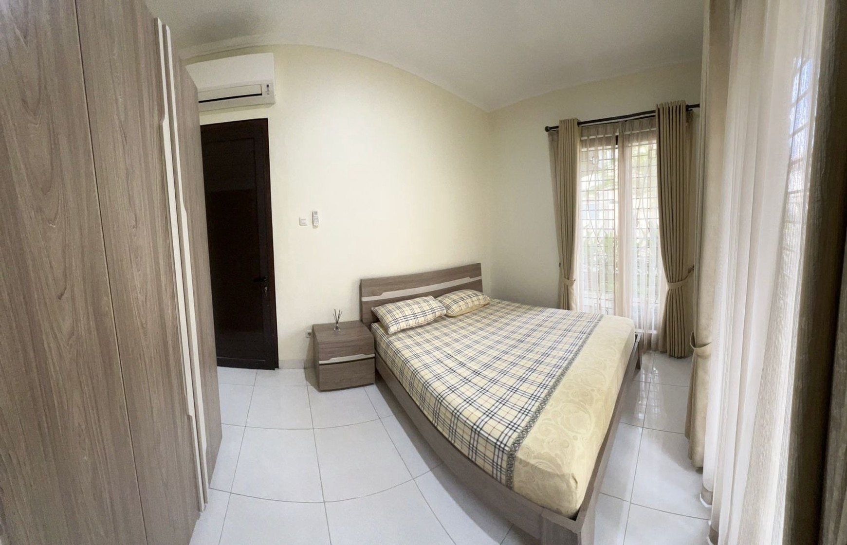Posisi HOOK Semi Furnished!! Rumah Cantik 2 Lantai Siap Huni dalam Cluster @Bintaro -Sektor 9