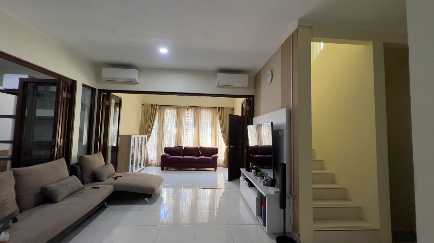 Posisi HOOK Semi Furnished!! Rumah Cantik 2 Lantai Siap Huni dalam Cluster @Bintaro -Sektor 9