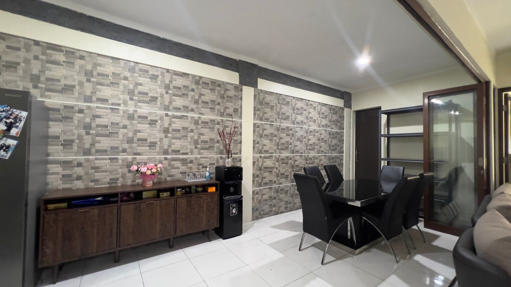 Posisi HOOK Semi Furnished!! Rumah Cantik 2 Lantai Siap Huni dalam Cluster @Bintaro -Sektor 9